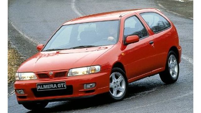 Alfombrillas Nissan Almera 3 puertas (1995-2000)